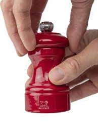 MOULIN POIVRE LAQUE ROUGE PASSION 10CM PEUGEOT